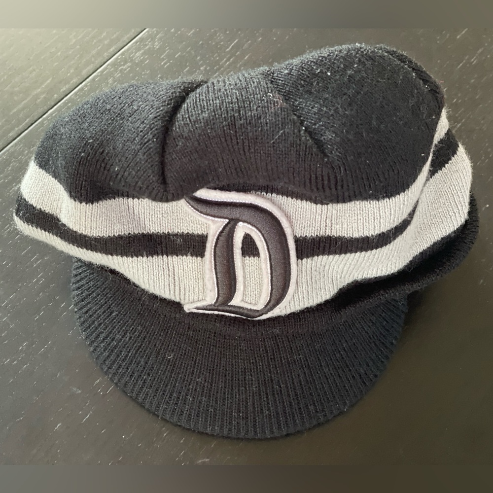 Disney Fleece Beanie Hat β Unisex Vintage βDβ Beanie - Picture 12 of 13
